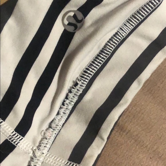 Lululemon sports bra - Picture 4 of 4